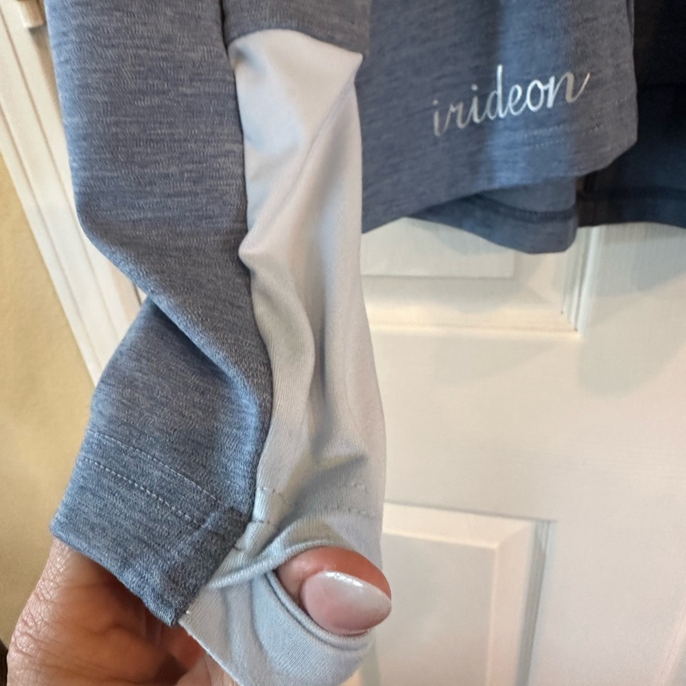 Light Blue/Indigo Irideon Long Sleeve Athletic Top. Mid weight. Like new - Picture 5 of 7